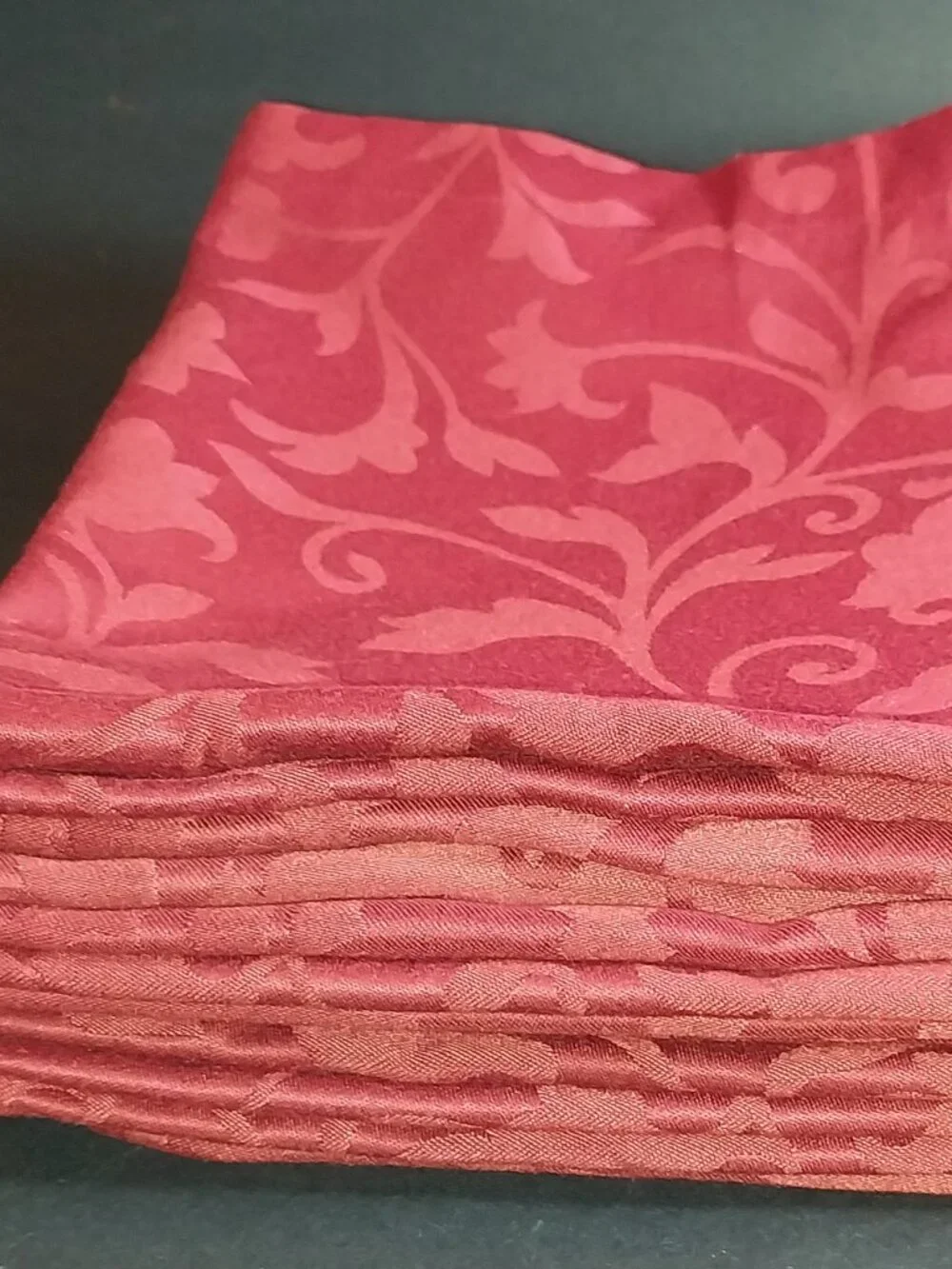 Sferra Orchard Napkins Cinnabar Red Vine Pattern Set of 12